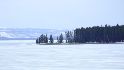 Der zugefrorene Yellowstone Lake
